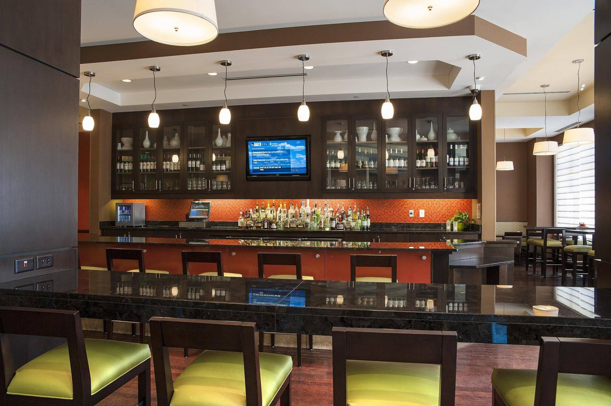 Hilton Garden Inn Minneapolis Downtown Exterior foto